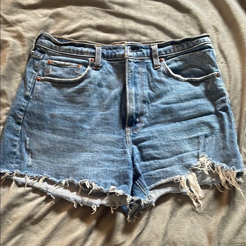 Abercrombie & Fitch Jean Shorts Distressed Casual The 4” Mom Short High Rise